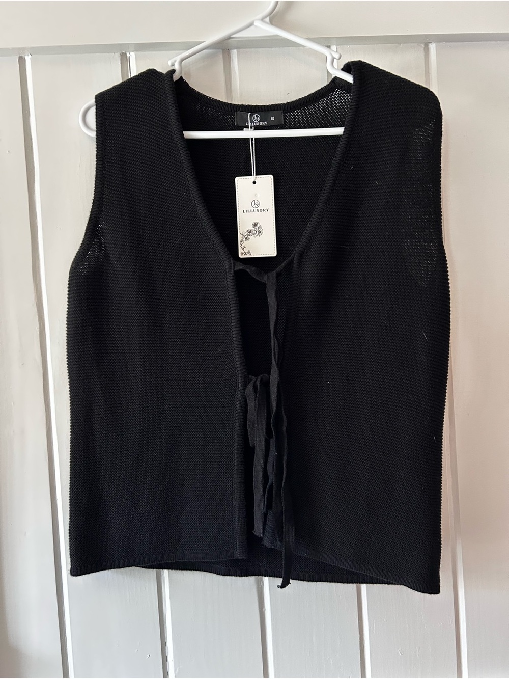 Lillusory | Black Knit Tie-Front Sleeveless Vest